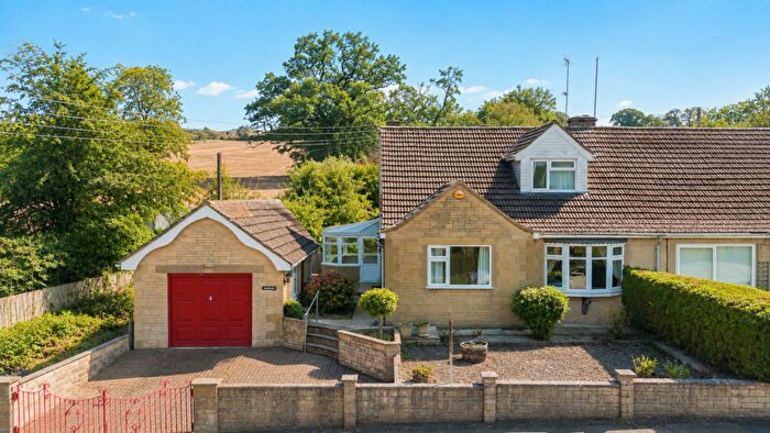 3 Bedroom Semi Detached House For Sale In Cotswold Green, Stonehouse, GL10