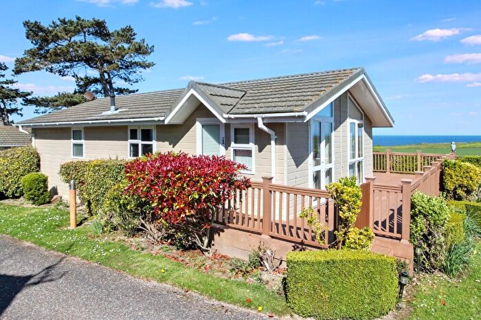 2 Bedroom Park Home For Sale In Weybourne Hall Park, NR25