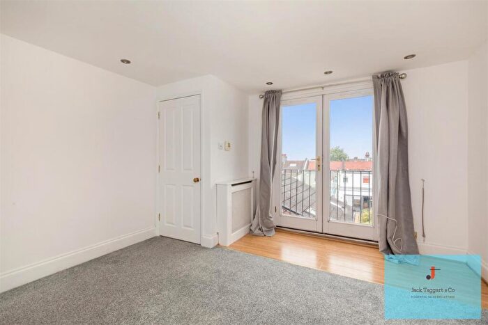 4 Bedroom Terraced House For Sale In Freshfield Road, Brighton, BN2