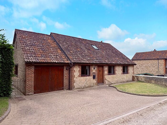 3 Bedroom Cottage For Sale In Shrivenham Road, Highworth, SN6