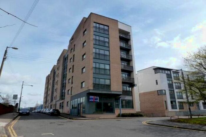 2 Bedroom Flat To Rent In Bell Street, Glasgow, G4