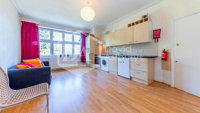 2 Bedroom Flat To Rent In Great North Road, Highgate, London, N6