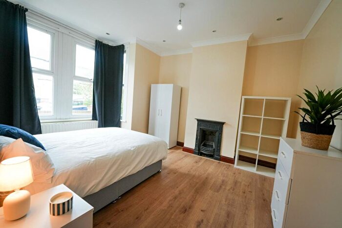 2 Bedroom Semi-Detached House To Rent In Colmer Road, London, SW16