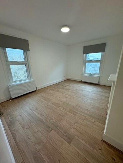 2 Bedroom Flat To Rent In Fillebrook Road, London, E11