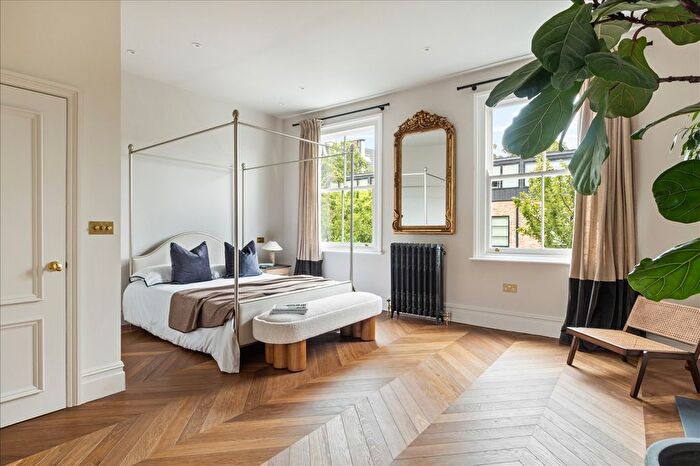 6 Bedroom Property For Sale In Godolphin Road, Shepherd's Bush, W12