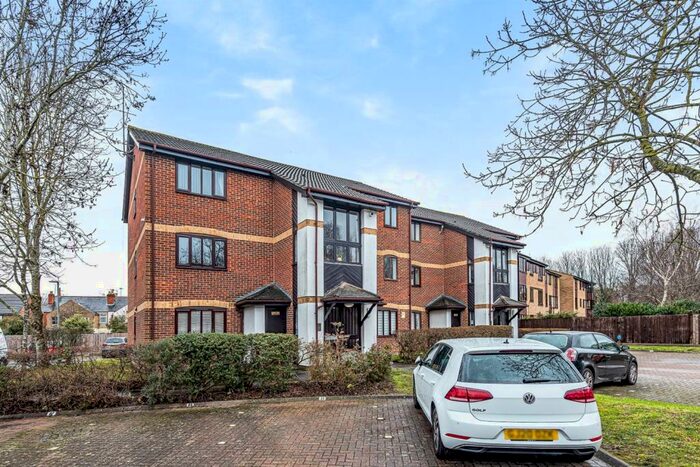1 Bedroom Apartment To Rent In Pennyroyal Court, Reading, RG1
