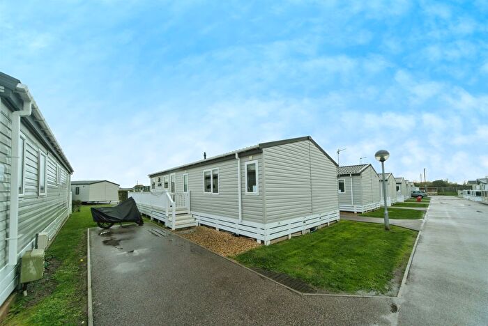 3 Bedroom Park Home For Sale In Eastbourne Road, Pevensey Bay, Pevensey, BN24