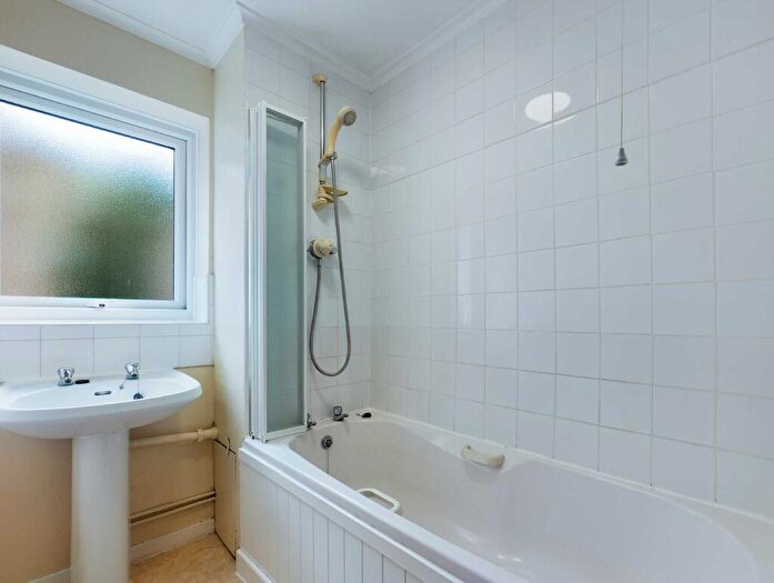 2 Bedroom Apartment To Rent In The Park, Cheltenham, Gloucestershire, GL50