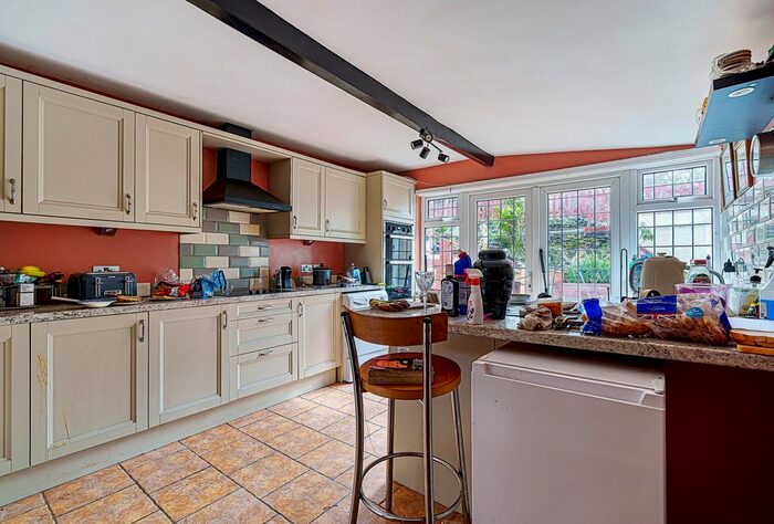3 Bedroom Cottage For Sale In Court Road, Oldland Common, Bristol, BS30