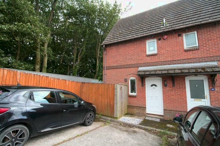 2 Bedroom House To Rent In Walnut Gardens, Plympton, Plymouth, PL7