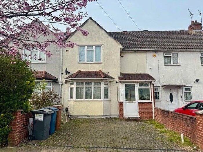 3 Bedroom Terraced House For Sale In Kings Road, Harrow, HA2