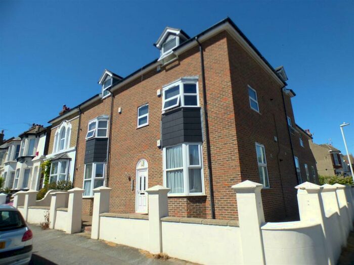 1 Bedroom Flat To Rent In Crescent Road, Auburn House, CT11