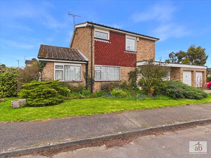 3 Bedroom Detached House For Sale In Birchwood Drive, Rushmere S. Andrew, IP5