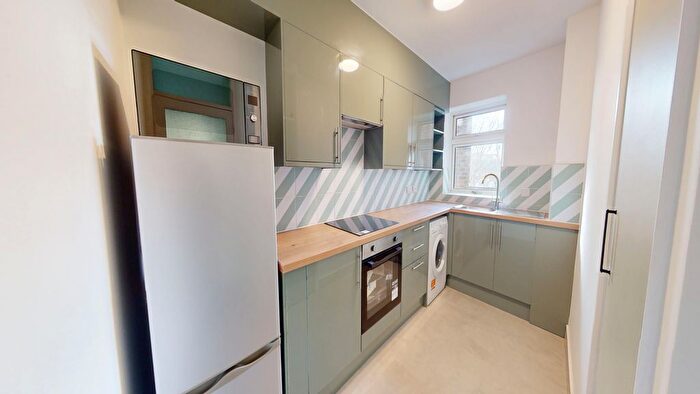 2 Bedroom Flat To Rent In Holland Road, Hove, BN3