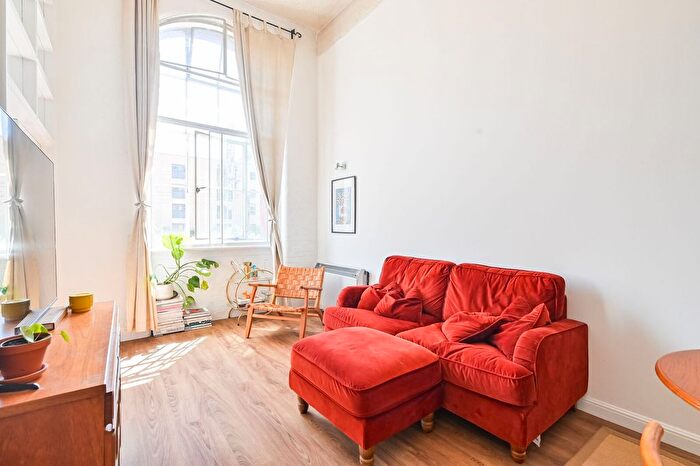 2 Bedroom Flat For Sale In Fairfield Road, Bow, London, E3