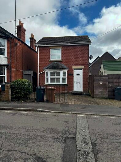 2 Bedroom Detached House To Rent In Adelaide Road, Andover, SP10