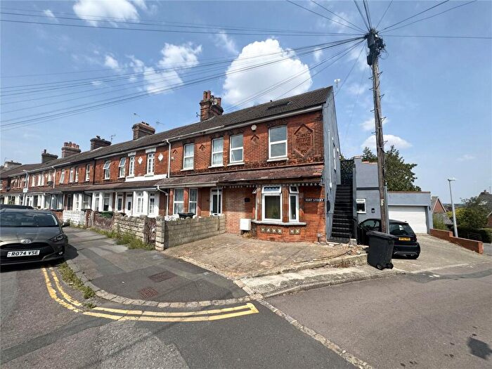 2 Bedroom End Of Terrace House To Rent In Hunt Street, Town, Swindon, Wiltshire, SN1