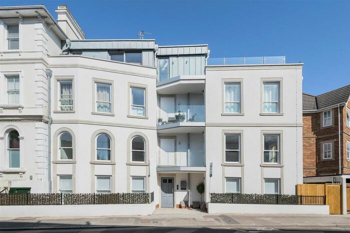 2 Bedroom Flat To Rent In Surbiton Crescent, Kingston Upon Thames, KT1