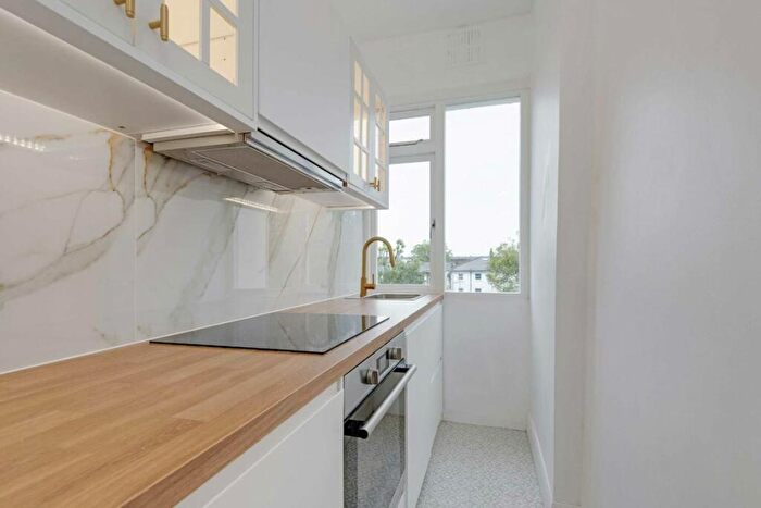 1 Bedroom Flat For Sale In Cliff Road, Camden Town, NW1