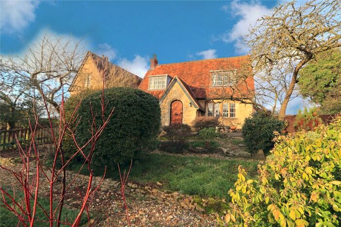 4 Bedroom Semi-Detached House For Sale In Filgrave, Newport Pagnell, MK16