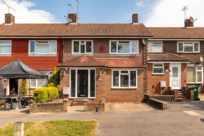 3 Bedroom Terraced House For Sale In Medway Road, Crawley, RH11