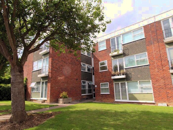 2 Bedroom Flat To Rent In Hutton Road, Shenfield, Brentwood, CM15