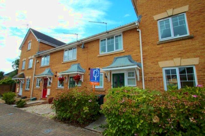 2 Bedroom Property To Rent In Lambourne Way, Bristol, BS20