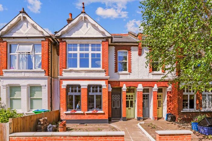 4 Bedroom Maisonette To Rent In Avondale Road, London, SW14