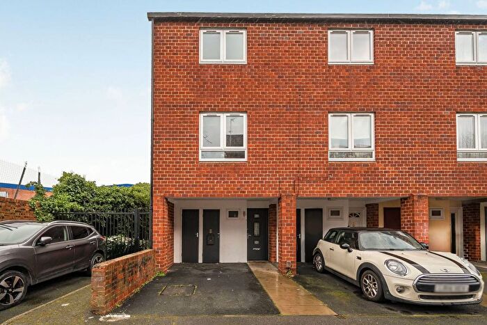 4 Bedroom End Terrace House To Rent In Cherry Close, South Ealing, London, W5