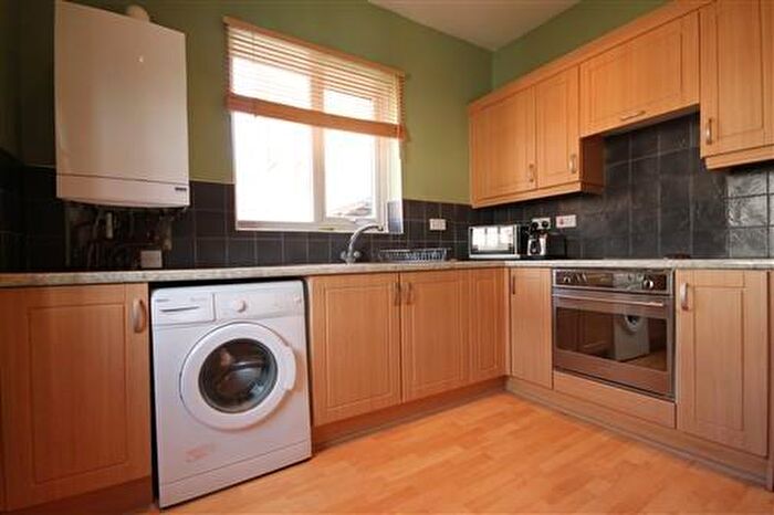 3 Bedroom Flat To Rent In St Georges Terrace, Jesmond, NE2