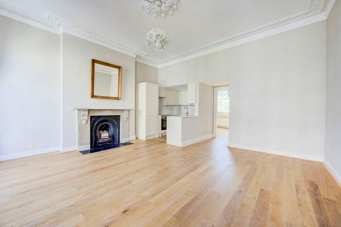 1 Bedroom Flat To Rent In Redcliffe Road, Chelsea, London, SW10