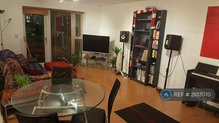 2 Bedroom Flat To Rent In Hulme, Manchester, M15