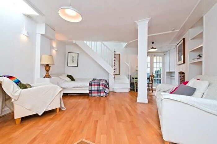 Studio To Rent In Greyhound Road, Hammersmith, London, W6