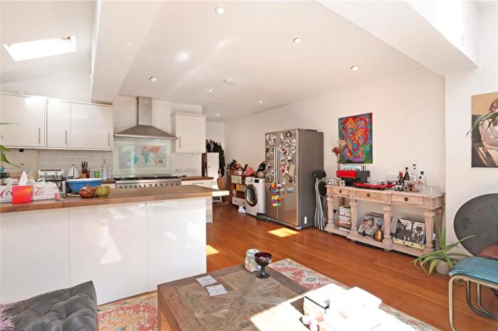 2 Bedroom Apartment To Rent In Leathwaite Road, London, SW11