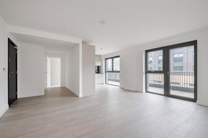 2 Bedroom Flat To Rent In Anax Street London, N4