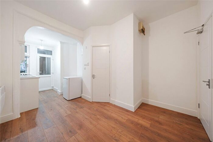 1 Bedroom Studio To Rent In Victoria Road, Enfield, N18