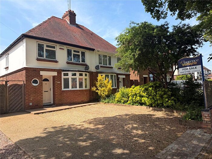 3 Bedroom Semi-detached House For Sale In Western Avenue, Daventry, Northamptonshire, NN11