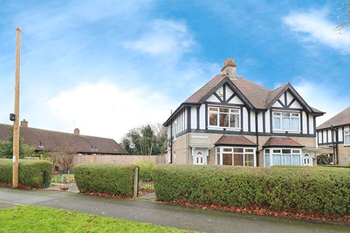 2 Bedroom Semi-detached House For Sale In Willows Avenue, Hull, HU9