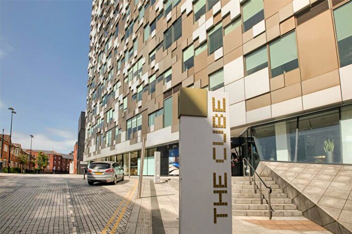 2 Bedroom Flat To Rent In The Cube West, Wharfside Street, Birmingham, West Midlands, B1