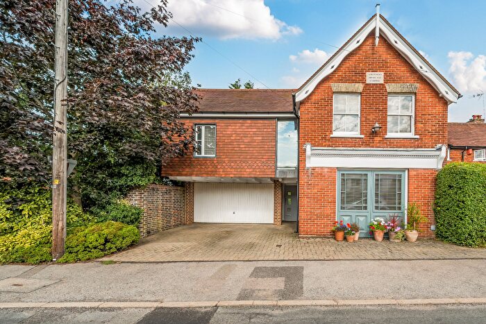 4 Bedroom Detached House For Sale In Church Road, Lingfield, RH7