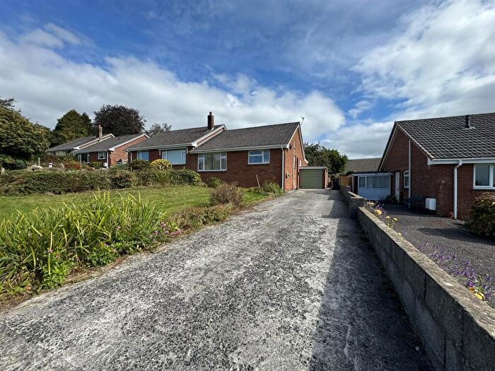 3 Bedroom Bungalow To Rent In Raleigh Park, South Molton, EX36