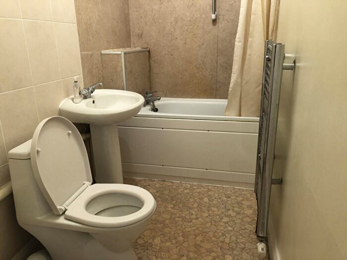 4 Bedroom Flat To Rent In Mina Road, Bedroom House, SE17