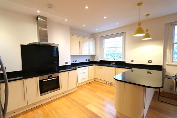 2 Bedroom Apartment To Rent In Clarendon Square, Leamington Spa, Warwickshire, CV32