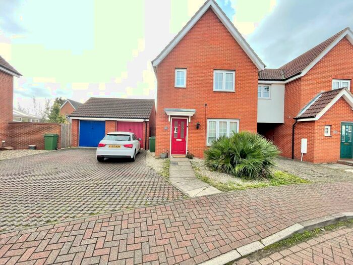 3 Bedroom Link Detached House To Rent In Mountbatten Drive, Norwich, NR6