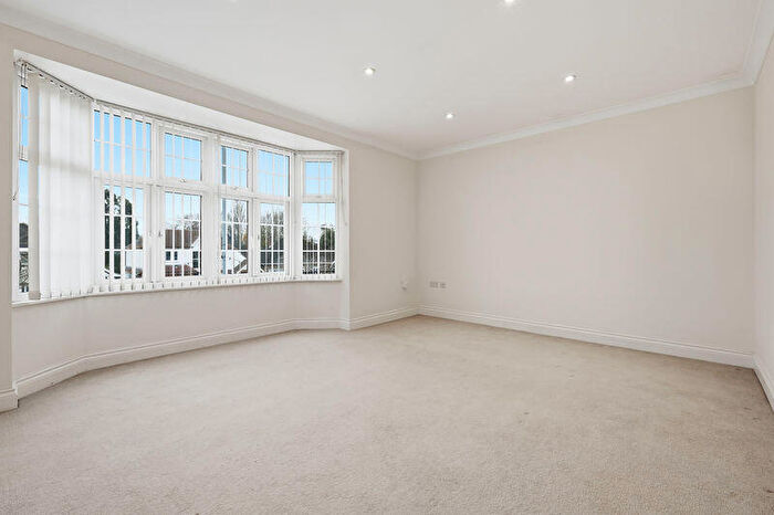 2 Bedroom Flat To Rent In Hutton Road, Brentwood, CM15
