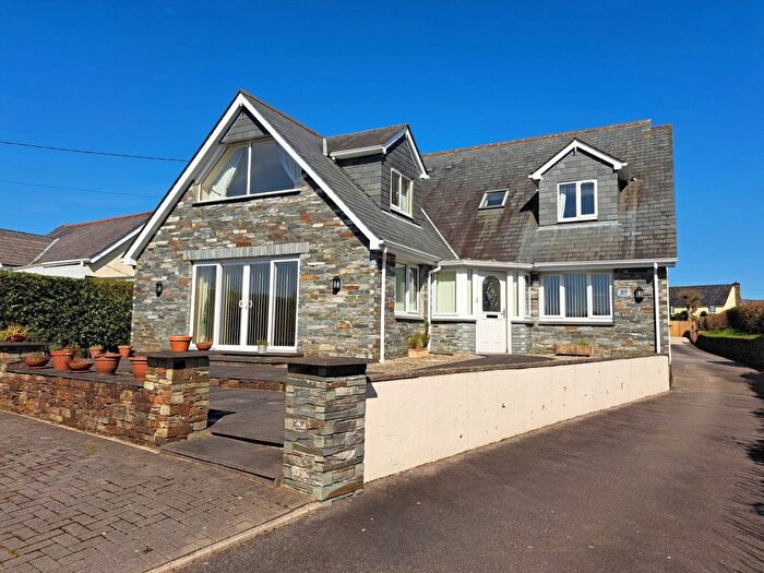 4 Bedroom Detached House For Sale In Liskeard Road, Callington, Cornwall, PL17