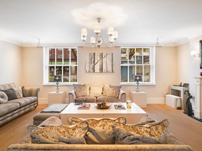 3 Bedroom Apartment For Sale In Wellington Road, London, NW8