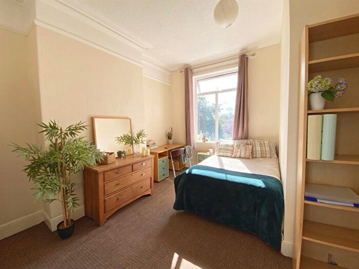 7 Bedroom Terraced House To Rent In Ash Grove, Hyde Park, Leeds, LS6