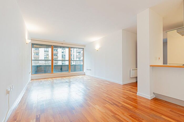 2 Bedroom Flat For Sale In Poole Street, London, London, N1