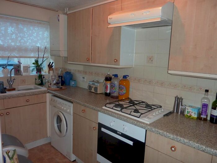 3 Bedroom Semi-Detached House To Rent In Denbeigh Place, Reading, RG1
